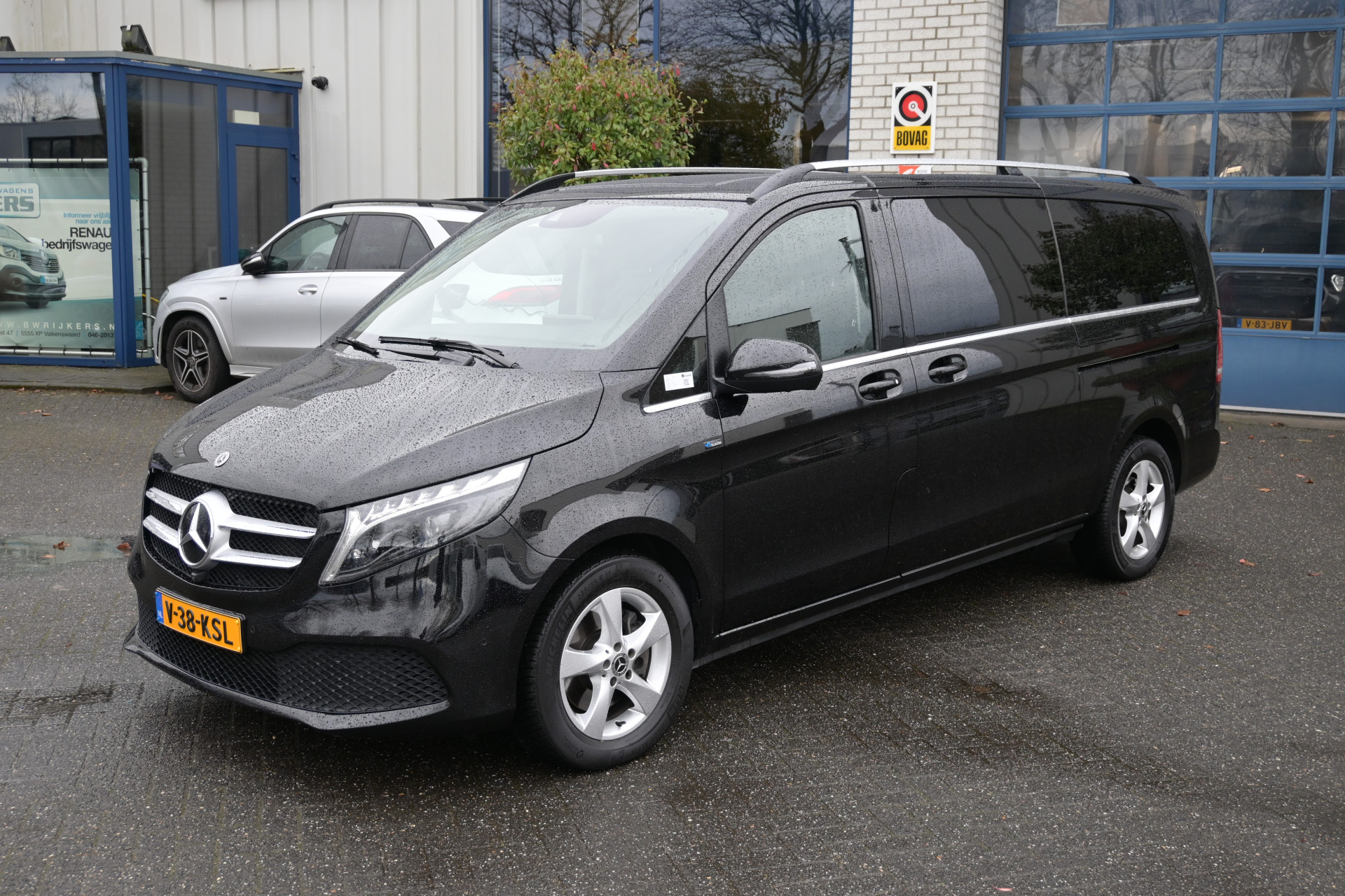 41823633-0.jpg