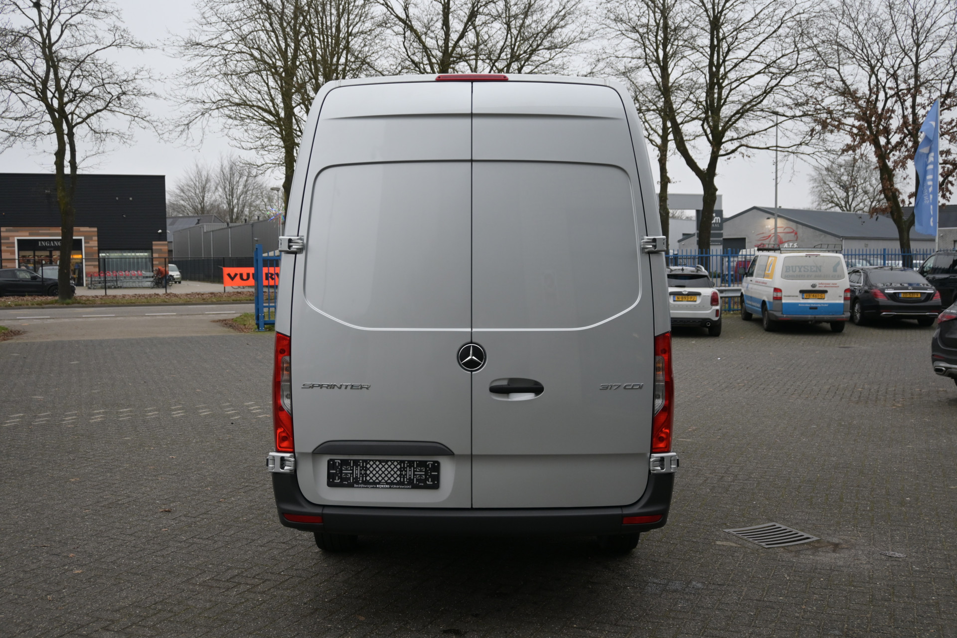 41846594-4.jpg