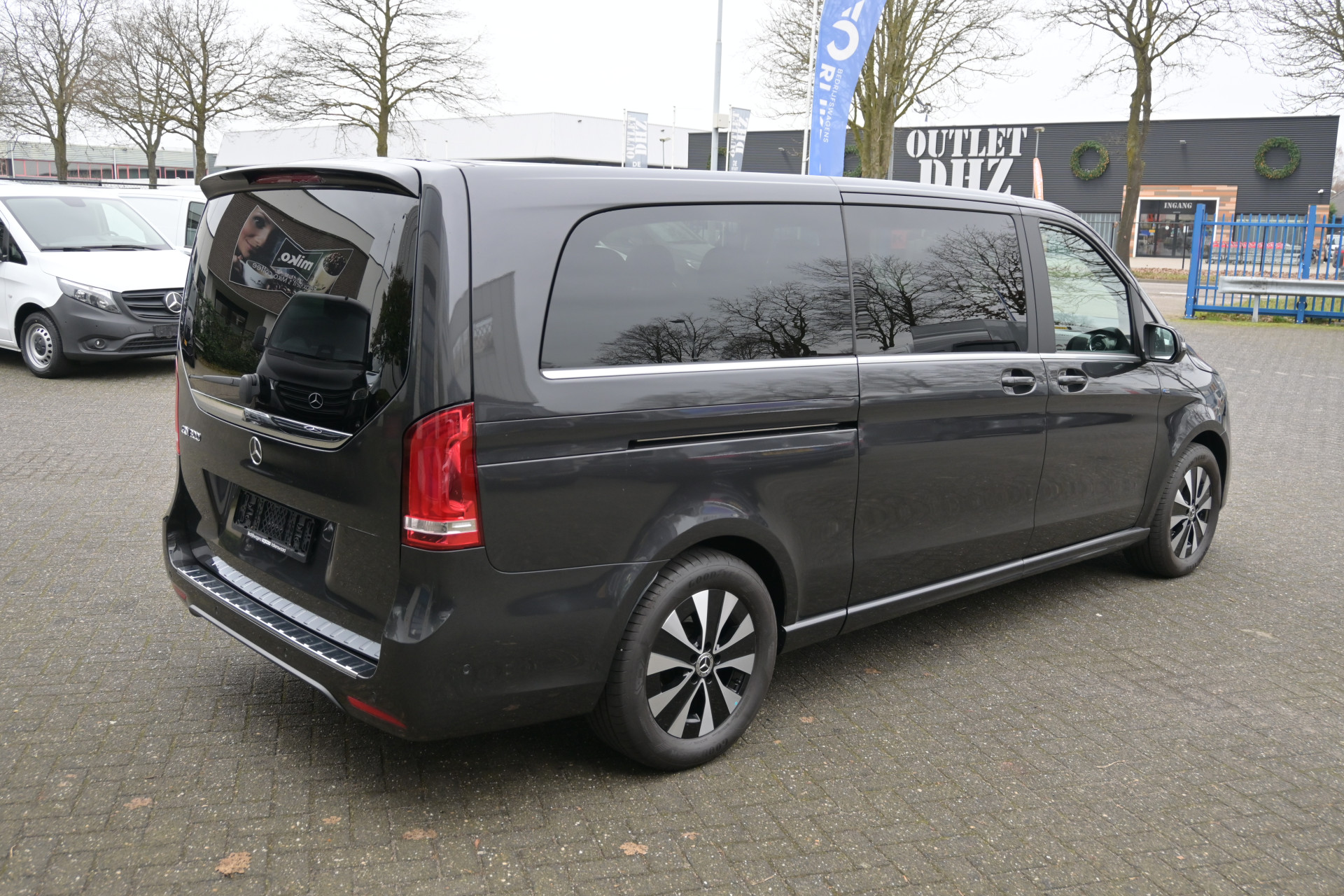 41949894-2.jpg