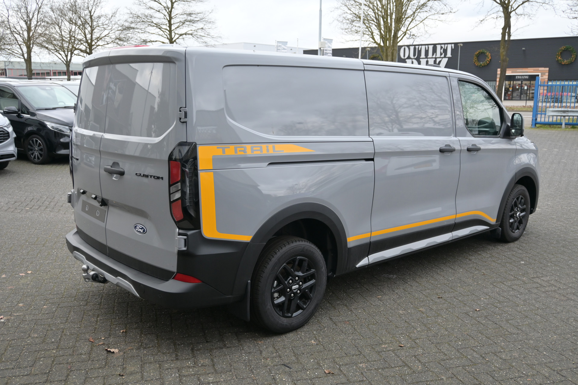 42616575-2.jpg