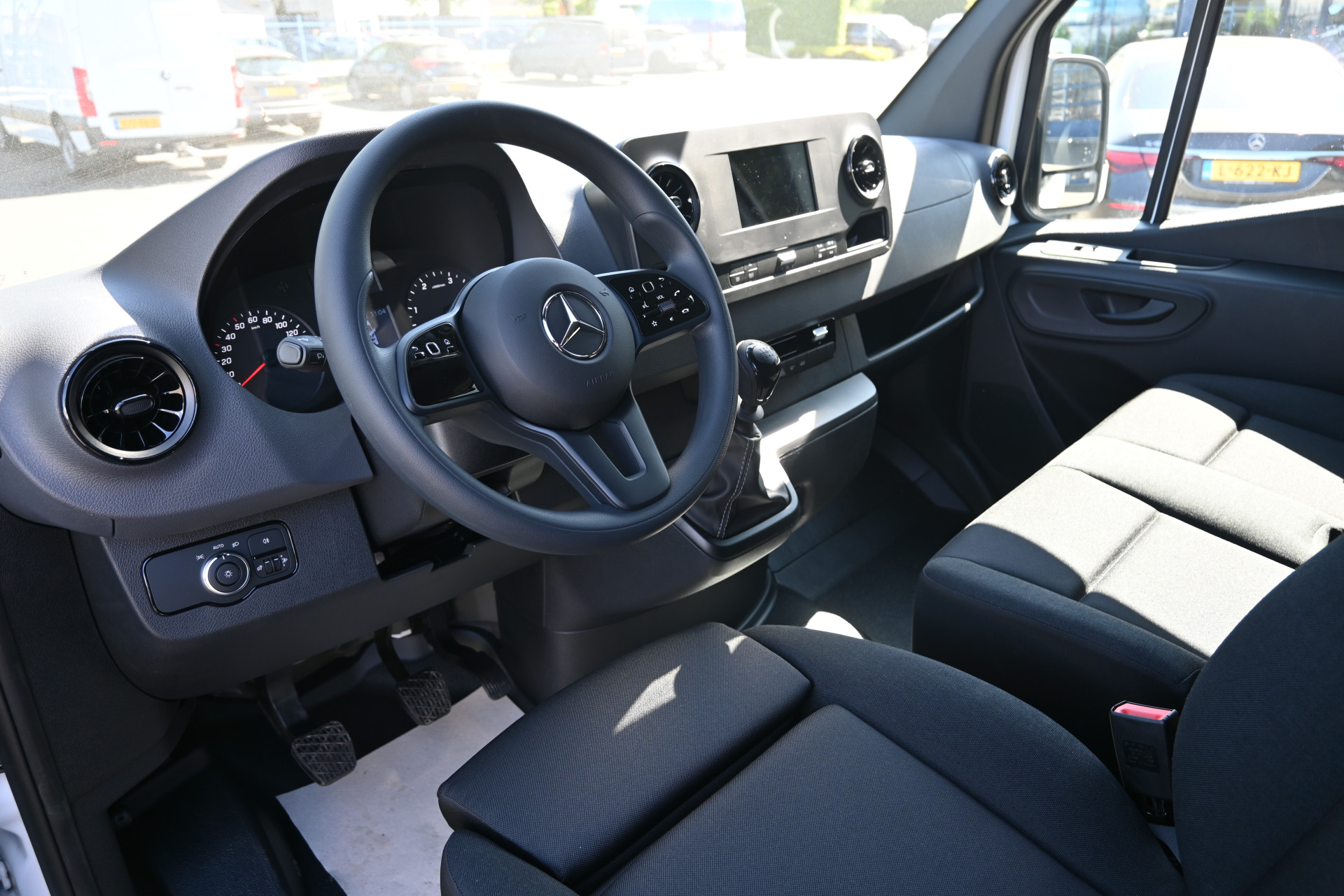 44625292-3.jpg