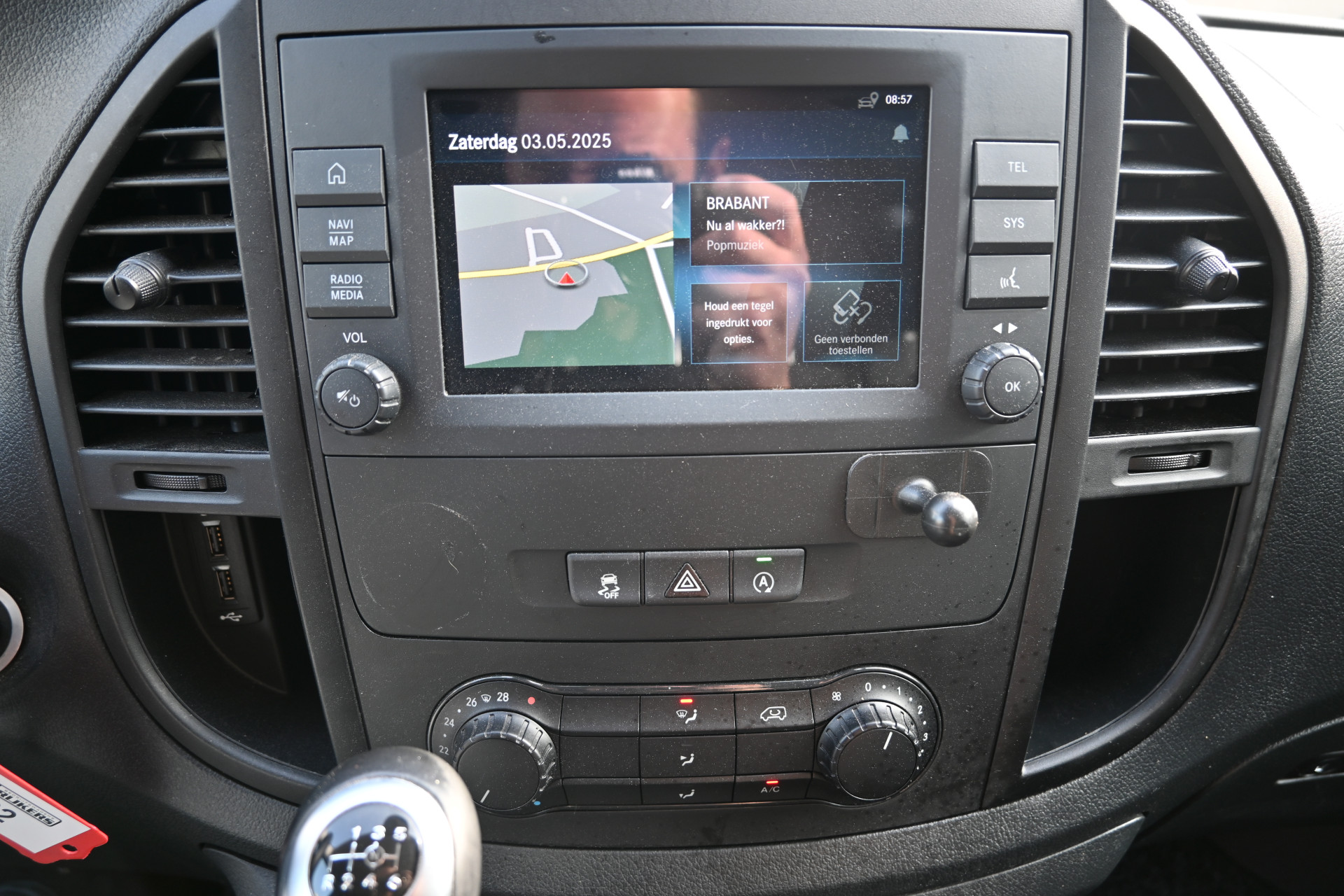 44732997-4.jpg