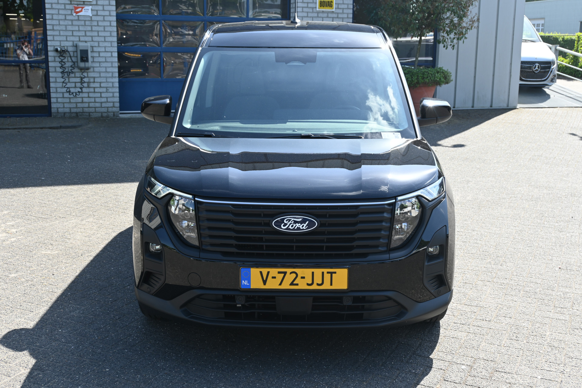 44972627-1.jpg