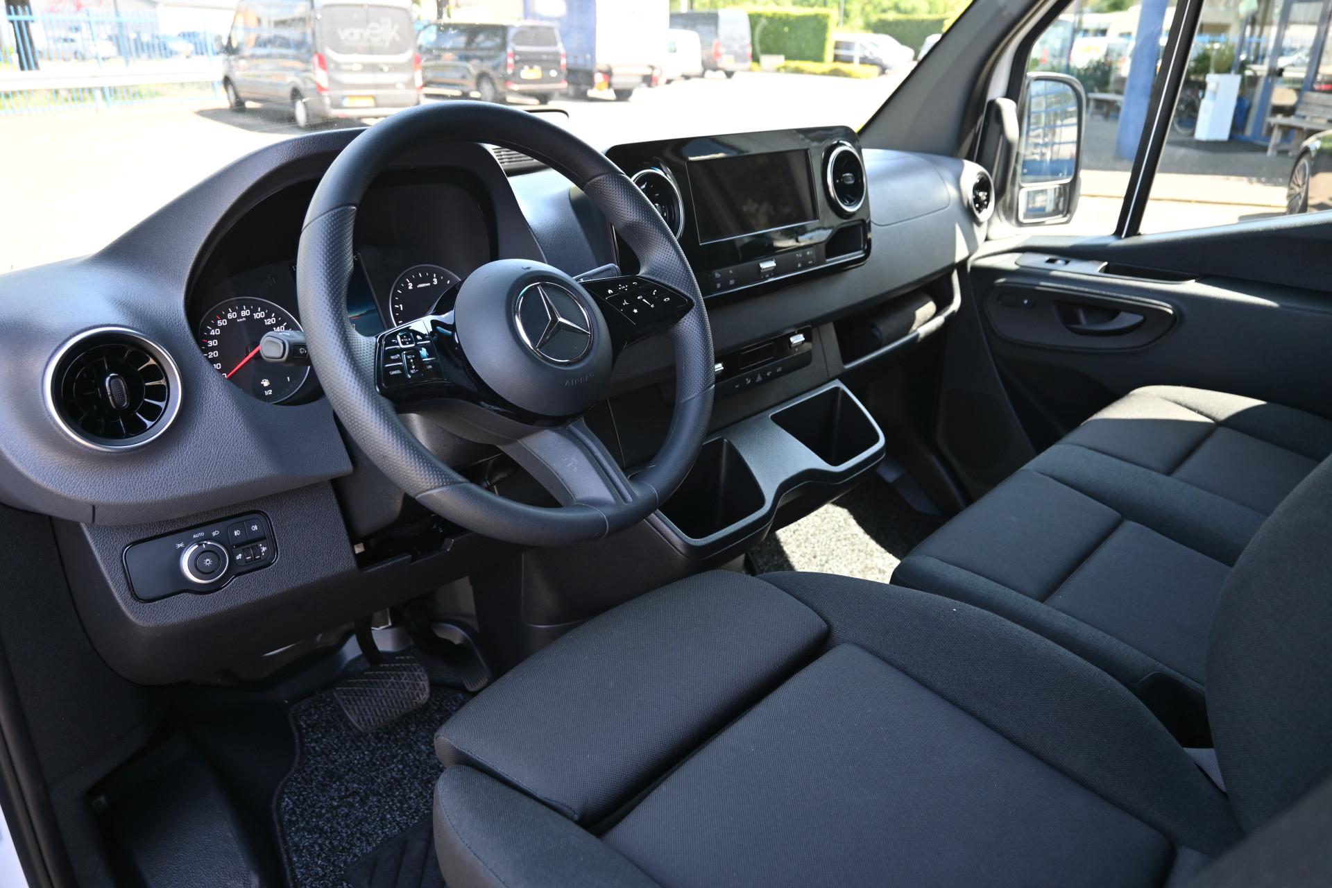 44992109-3.jpg