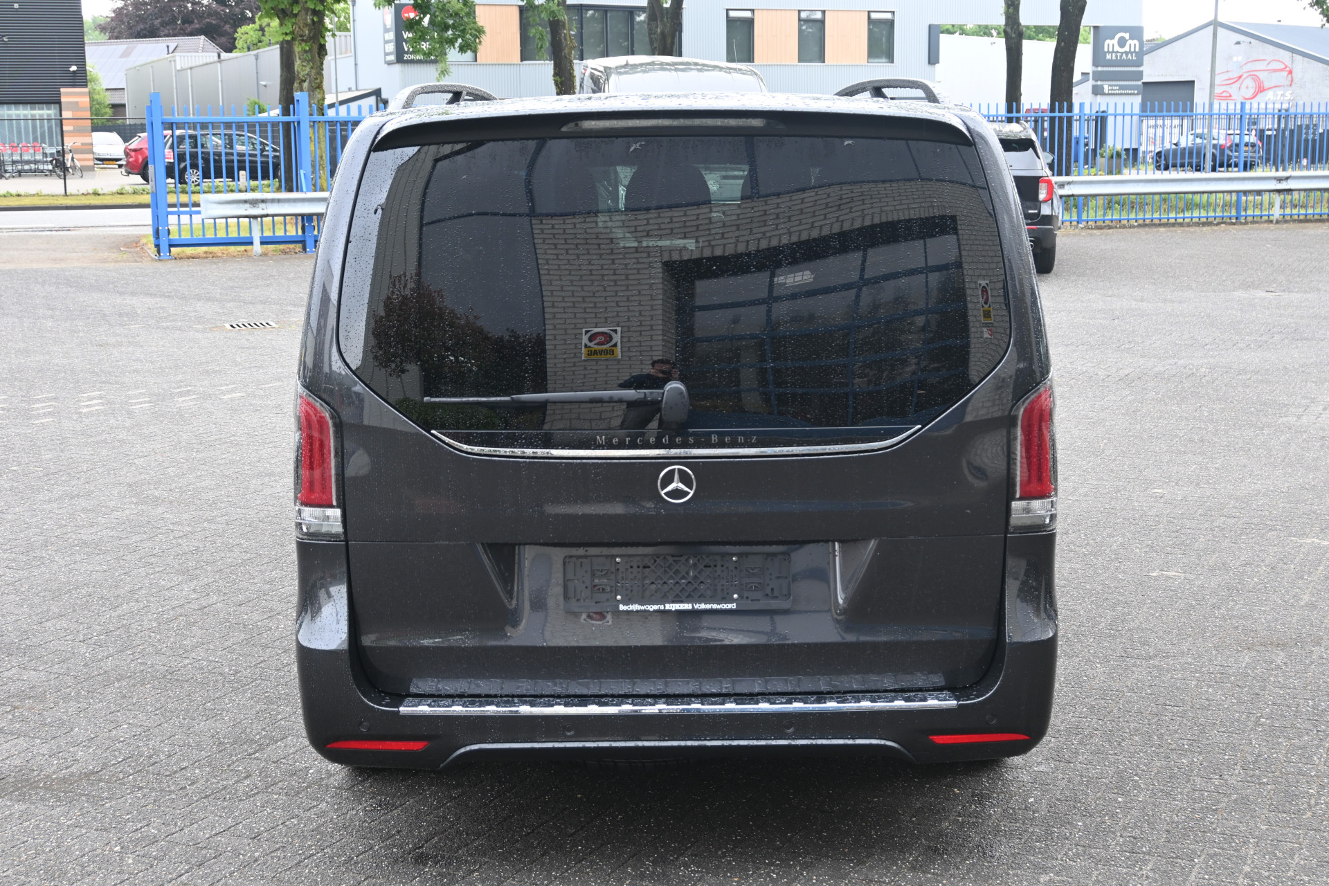 45304127-3.jpg
