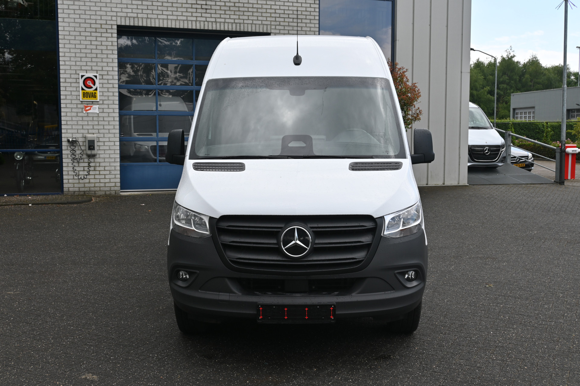 45304268-1.jpg