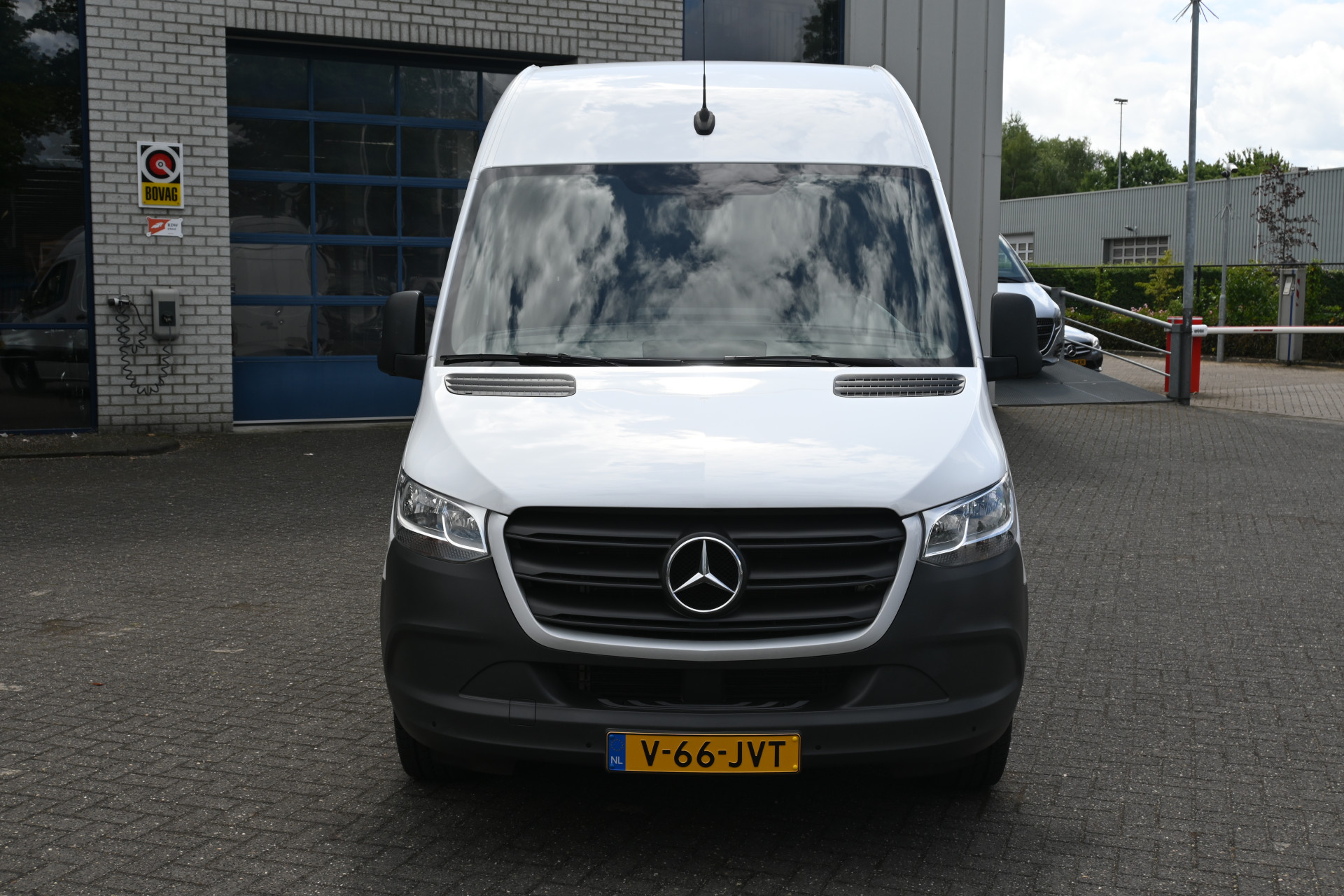 45304334-1.jpg