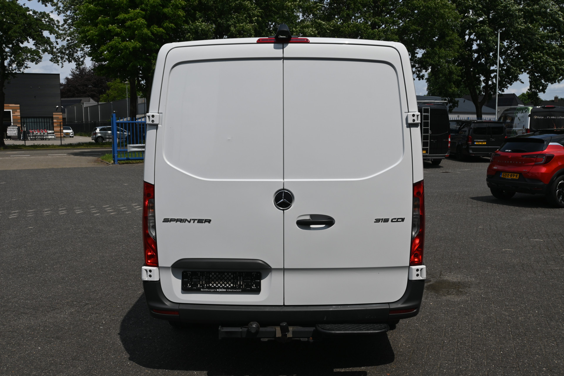 45413128-3.jpg