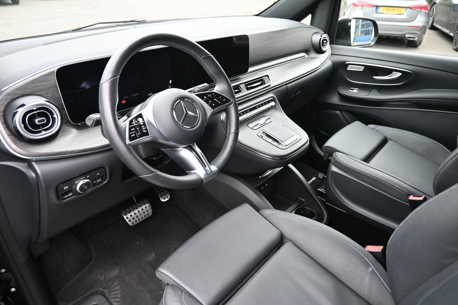 45494097-4.jpg