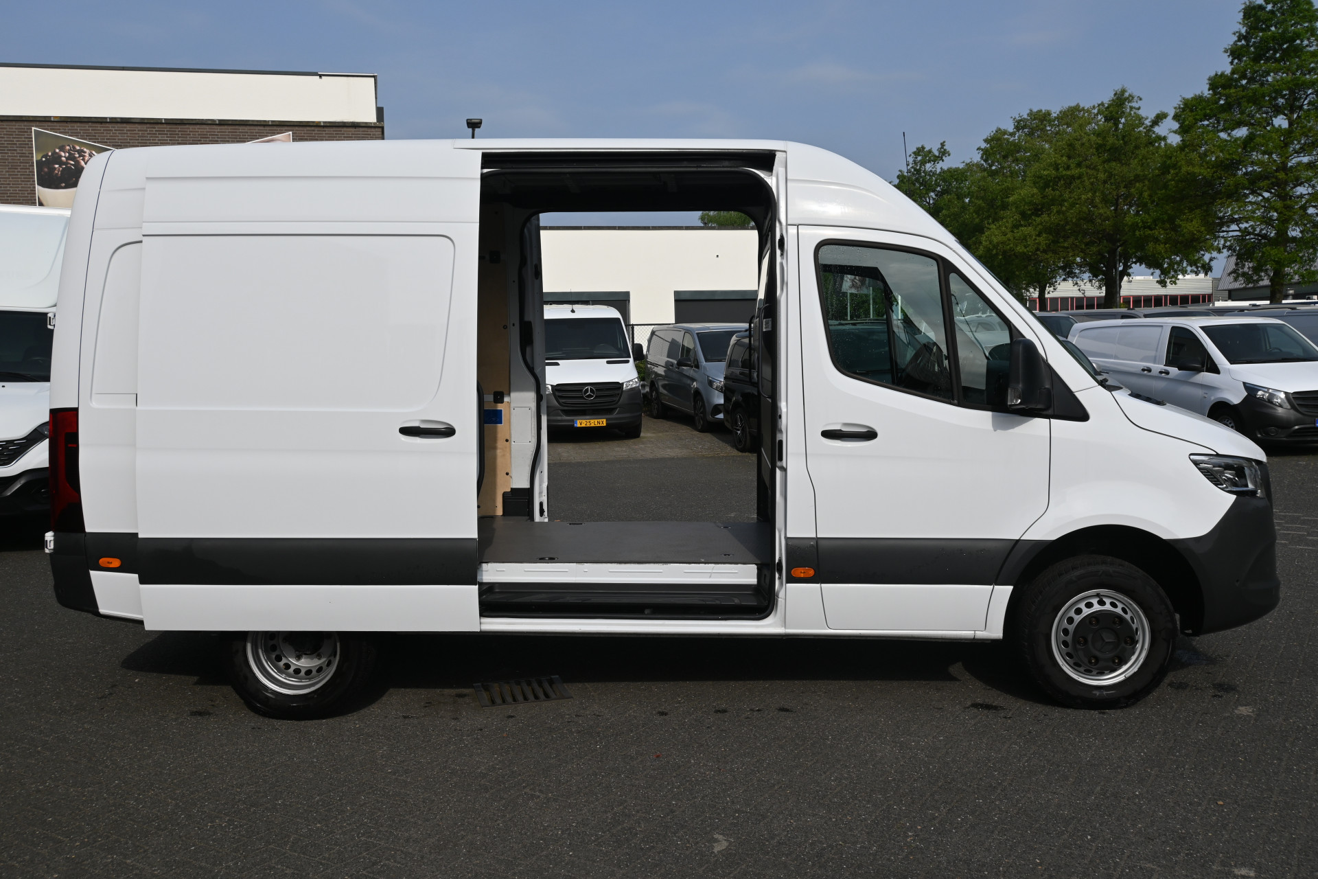 45710664-1.jpg