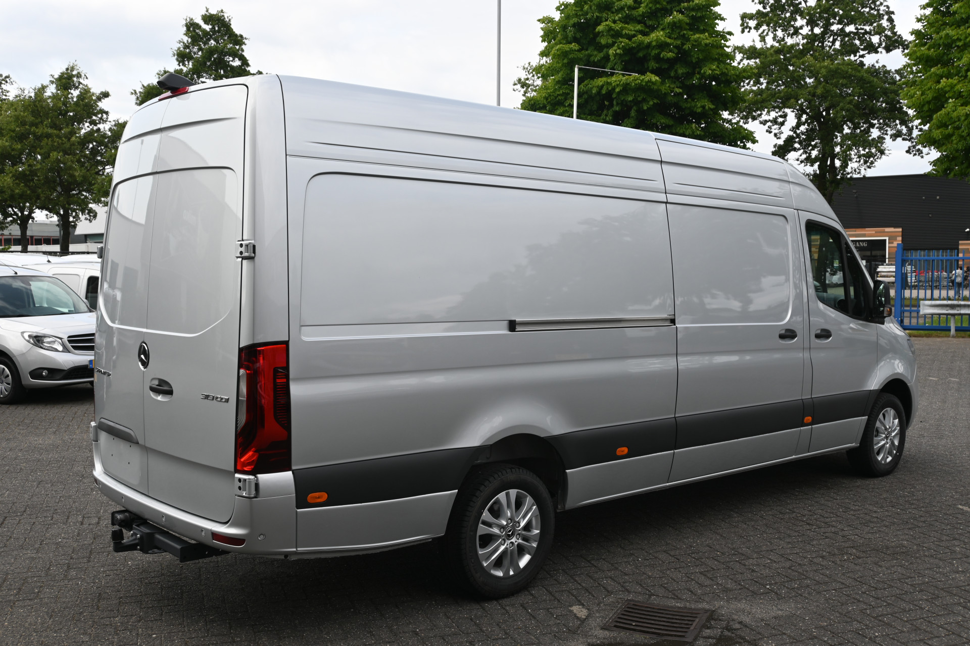 45780986-2.jpg