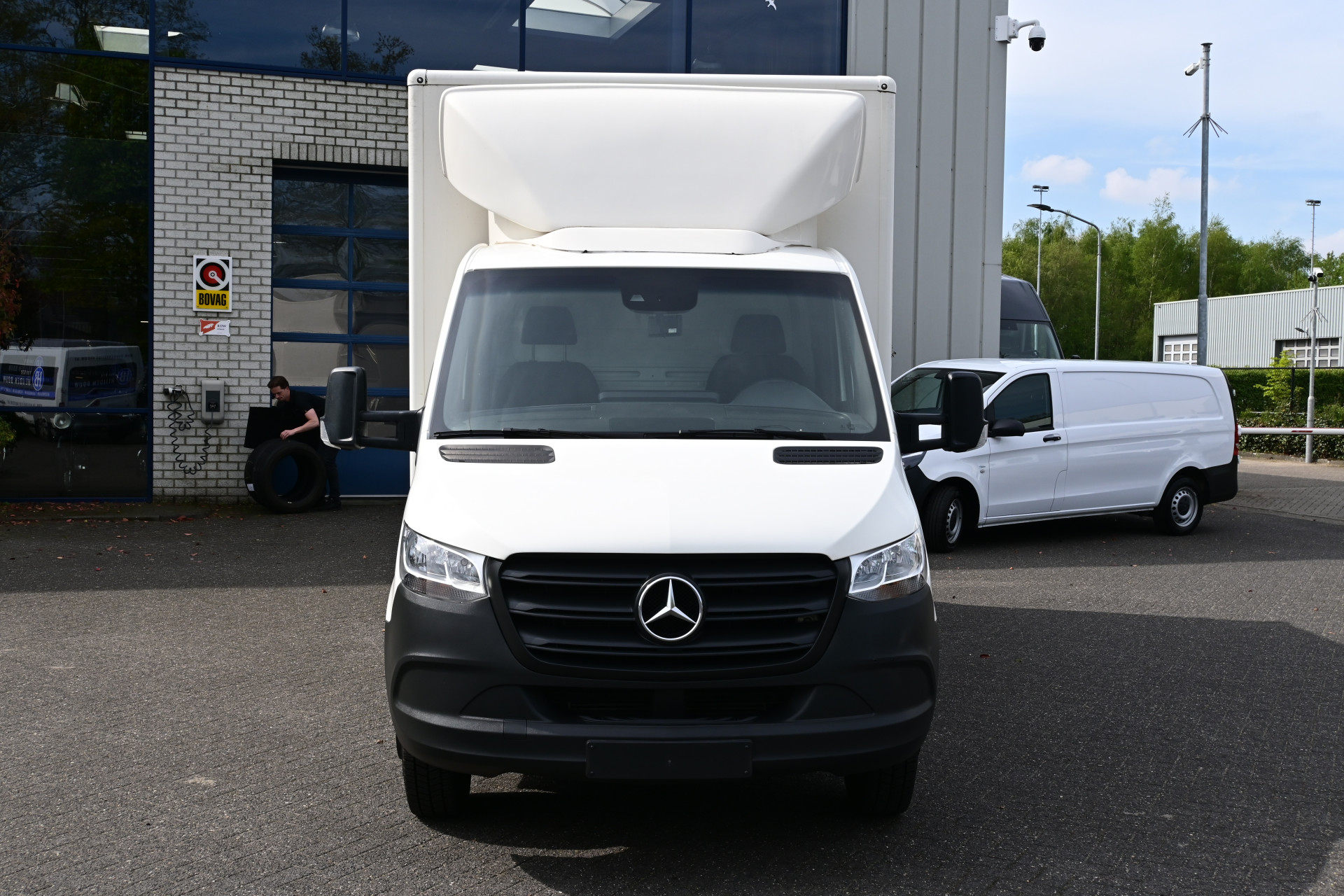 45902692-1.jpg