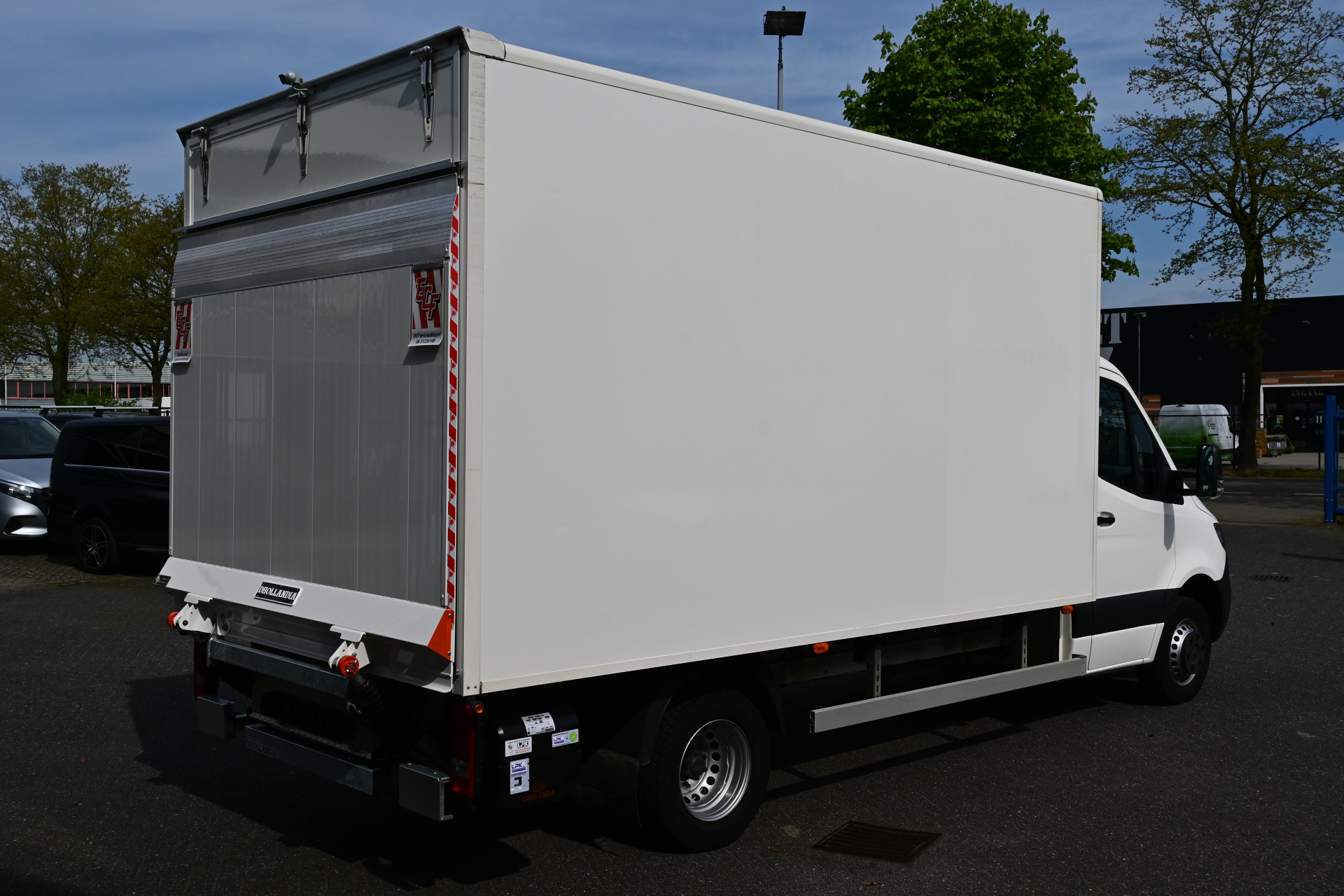 45902692-3.jpg
