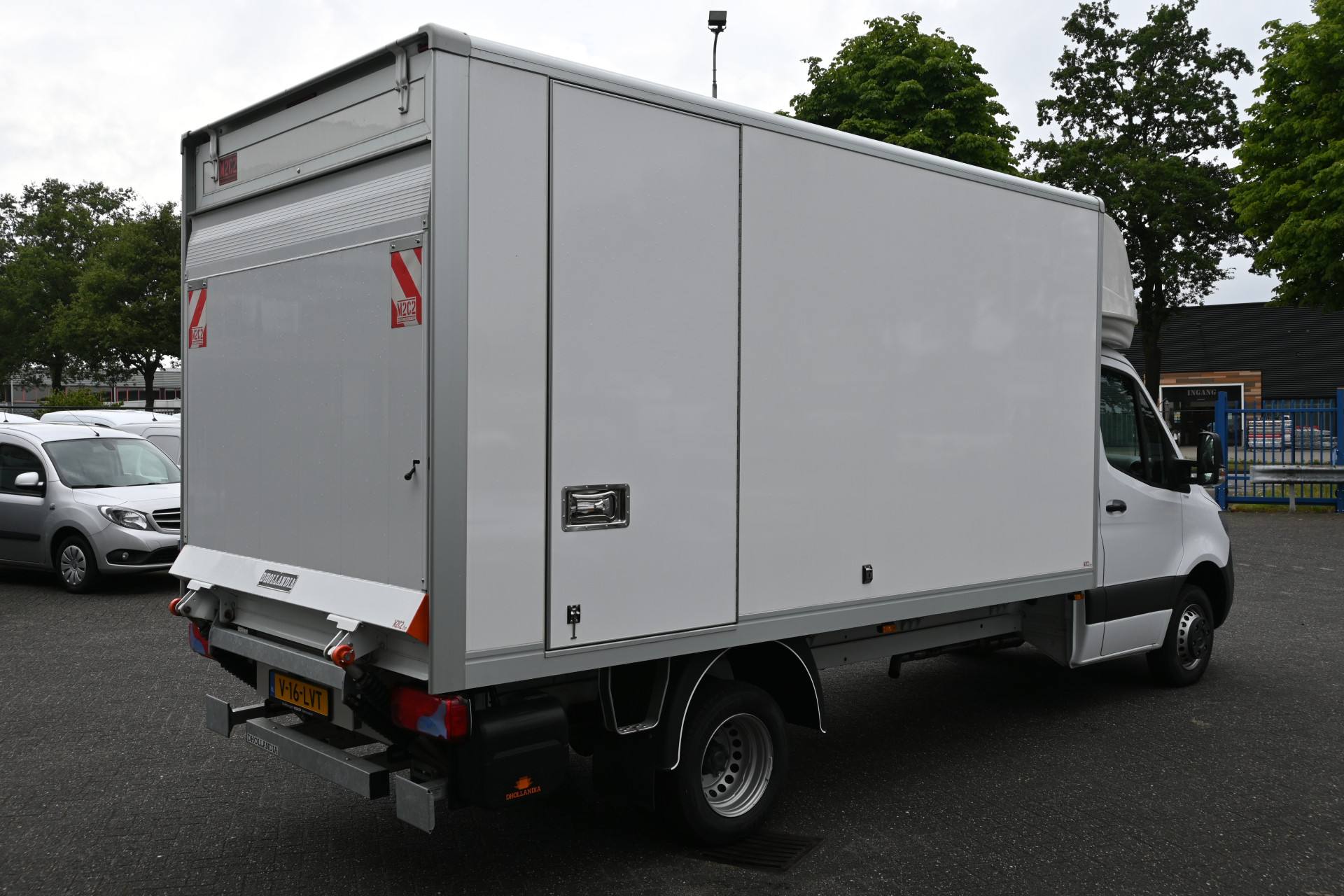 45968592-3.jpg