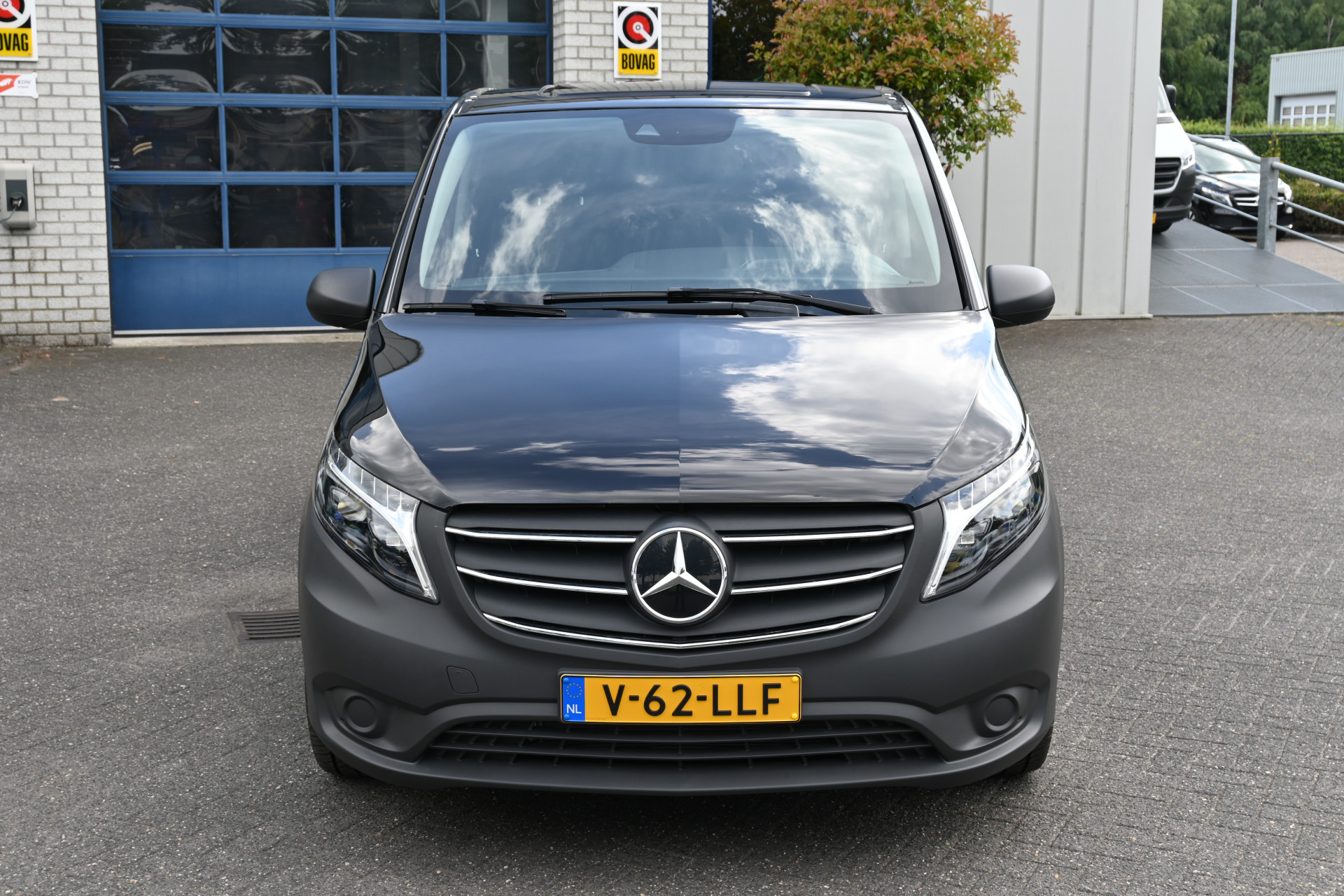 46017115-1.jpg