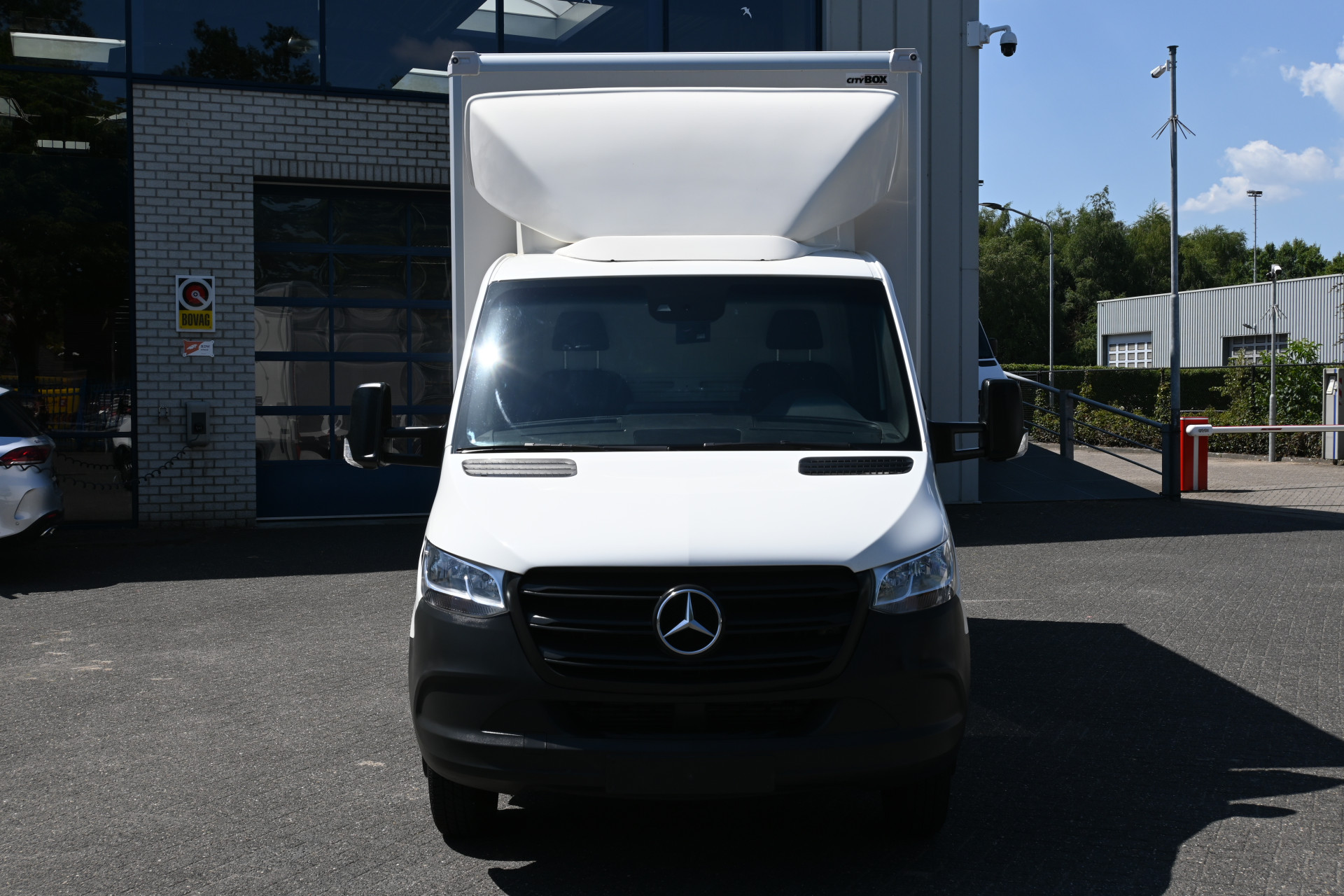 46092207-1.jpg