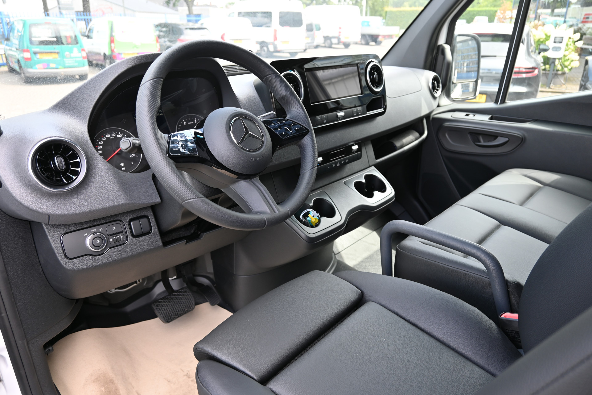 46585207-3.jpg