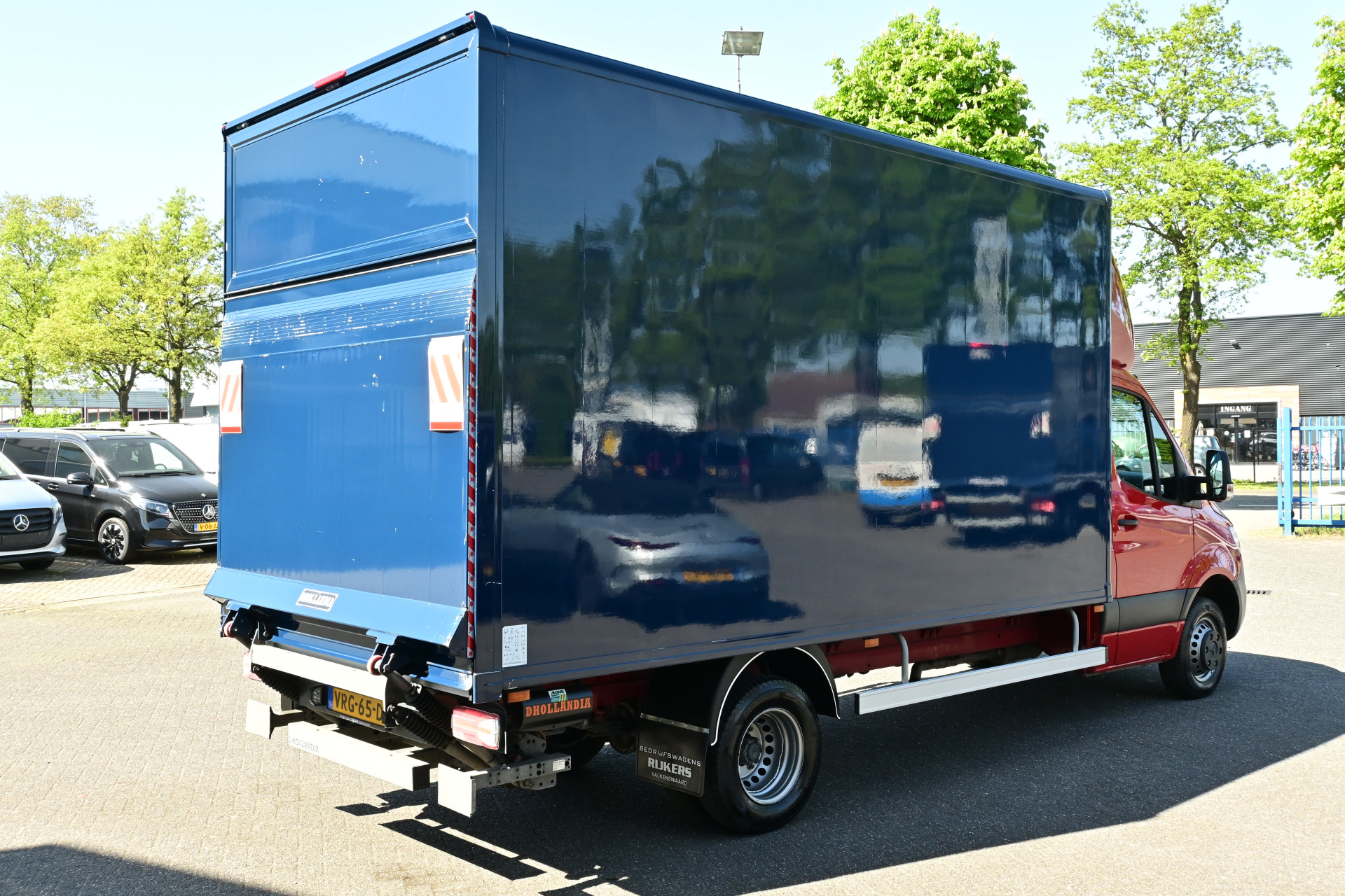 46870871-3.jpg