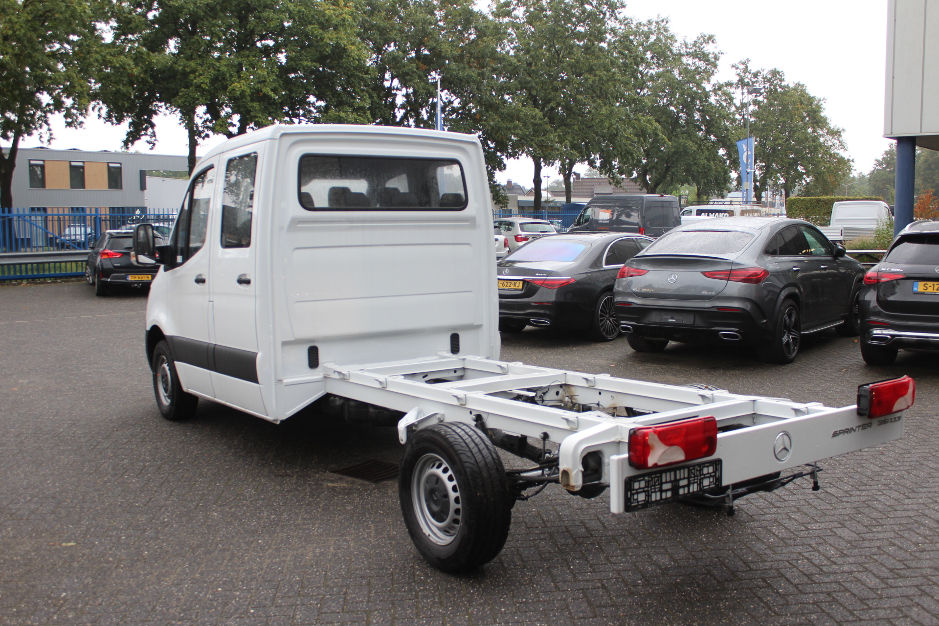 46871995-3.jpg