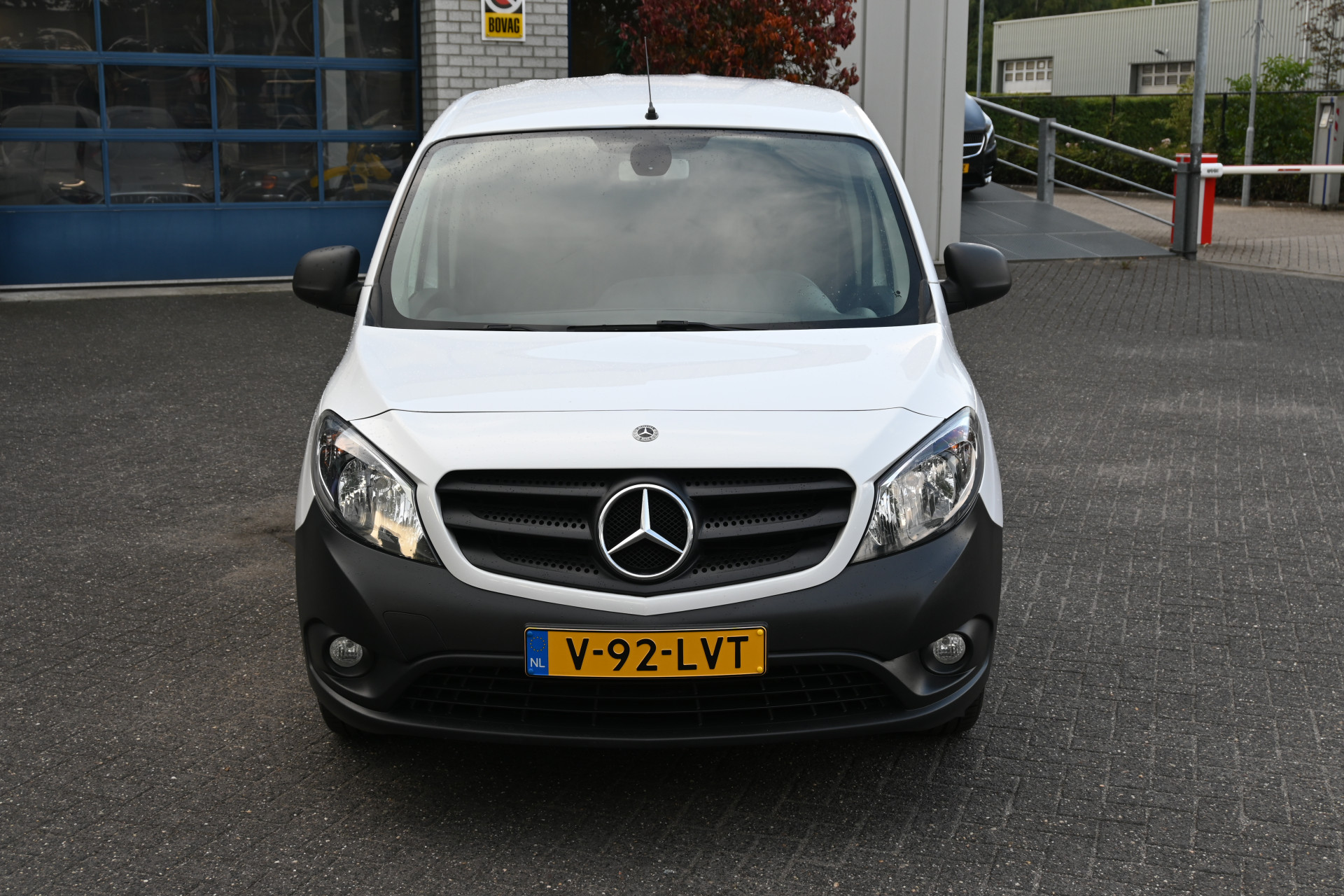 46952948-1.jpg