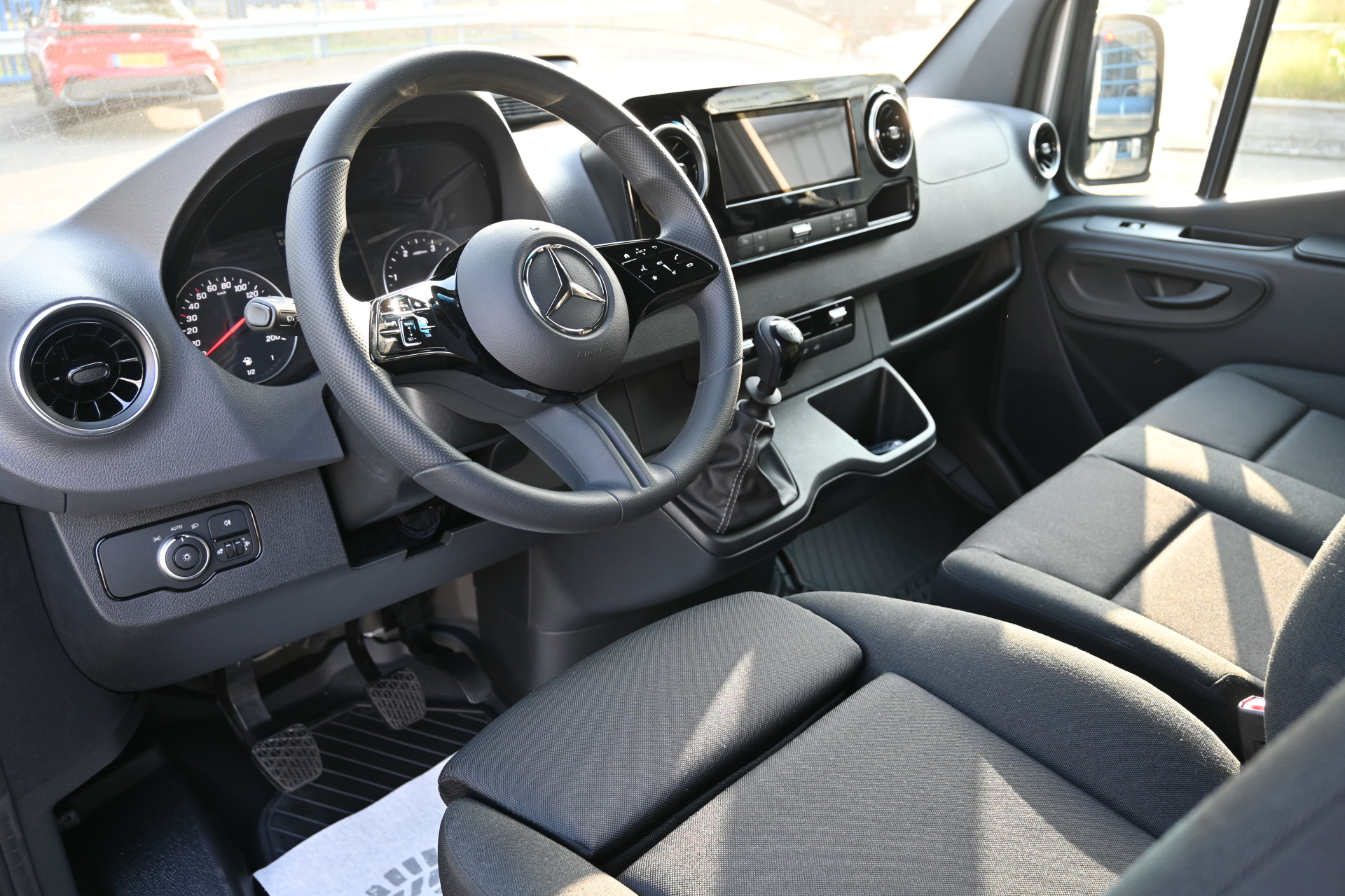 46967919-4.jpg