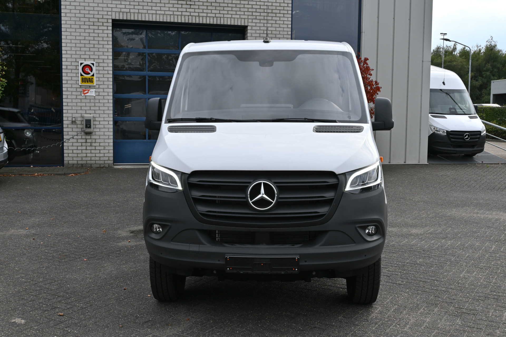 47469063-1.jpg